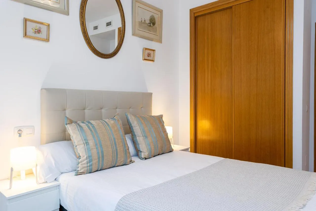 Holidays2Malaga Carrera Capuchinos Free Parking Aircon Downtown Apartament